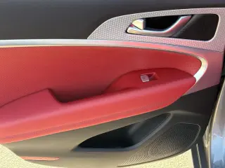 Genesis G70 2023 2.0T 4dr Sedan