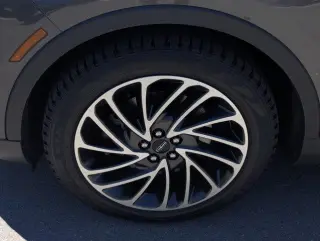 Lincoln Nautilus 2019 Reserve 4dr SUV