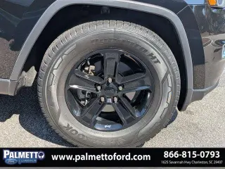 Jeep Grand Cherokee 2019 4x2 Laredo 4dr SUV