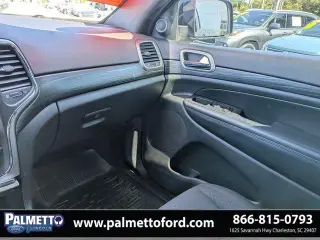 Jeep Grand Cherokee 2019 4x2 Laredo 4dr SUV
