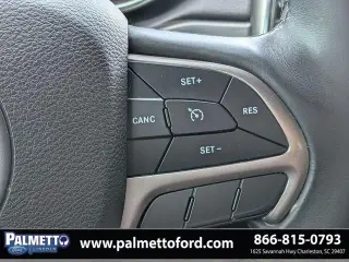 Jeep Grand Cherokee 2019 4x2 Laredo 4dr SUV