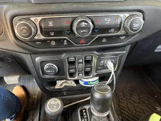Jeep Gladiator 2023 4x4 Freedom 4dr Crew Cab 5.0 ft. SB