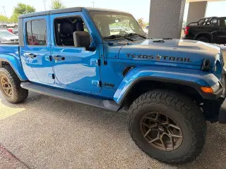 Jeep Gladiator 2023 4x4 Freedom 4dr Crew Cab 5.0 ft. SB