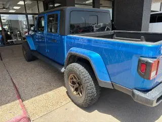 Jeep Gladiator 2023 4x4 Freedom 4dr Crew Cab 5.0 ft. SB
