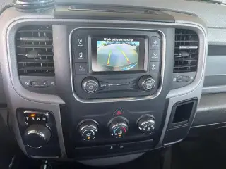 Ram 1500 Classic 2019 4x2 Tradesman 4dr Quad Cab 6.3 ft. SB Pickup