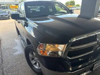 Ram 1500 Classic 2019 4x2 Tradesman 4dr Quad Cab 6.3 ft. SB Pickup