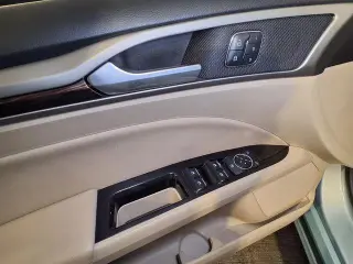 Ford Fusion Hybrid 2013 SE 4dr Sedan