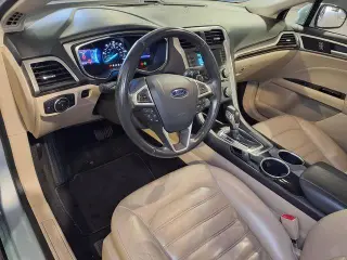 Ford Fusion Hybrid 2013 SE 4dr Sedan