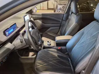Ford Mustang Mach-E 2023 Select 4dr SUV