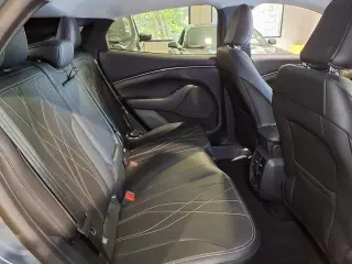 Ford Mustang Mach-E 2023 Select 4dr SUV
