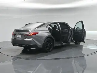 Toyota Camry 2025 SE 4dr Sedan