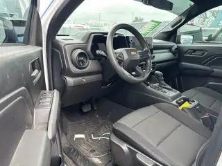Chevrolet Colorado 2023 4x2 Work Truck 4dr Crew Cab 5 ft. SB