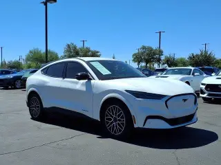 Ford Mustang Mach-E 2023 Premium 4dr SUV