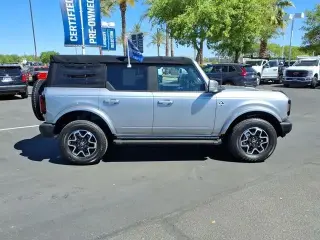 Ford Bronco 2021 4x4 Base 4dr SUV