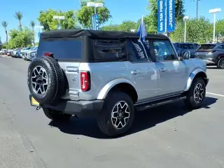 Ford Bronco 2021 4x4 Base 4dr SUV