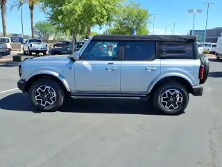 Ford Bronco 2021 4x4 Base 4dr SUV