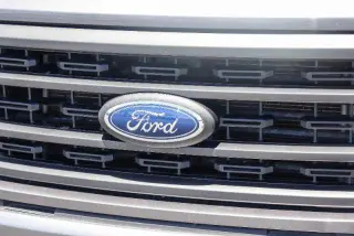 Ford F-150 2023 4x2 XL 4dr SuperCrew 5.5 ft. SB