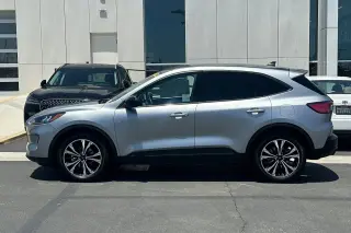 Ford Escape Hybrid 2022 SE 4dr SUV