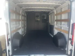 Ram ProMaster 2025 Tradesman 2500 136 WB 3dr Low Roof Cargo Van w/o Passenger Seat