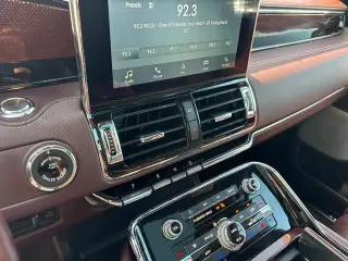 Lincoln Navigator 2018 4x4 Black Label 4dr SUV