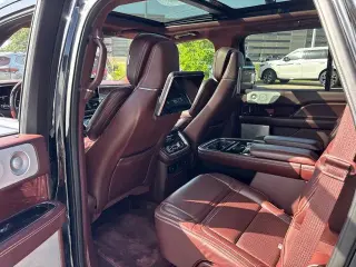 Lincoln Navigator 2018 4x4 Black Label 4dr SUV