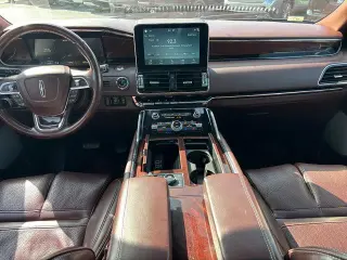 Lincoln Navigator 2018 4x4 Black Label 4dr SUV