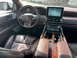 Lincoln Navigator 2018 4x4 Black Label 4dr SUV