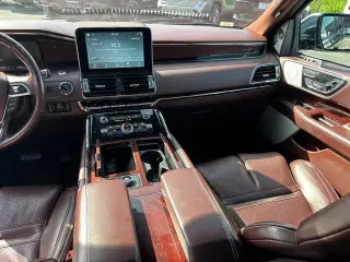 Lincoln Navigator 2018 4x4 Black Label 4dr SUV