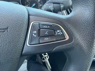 Ford Focus 2018 SEL 4dr Hatchback