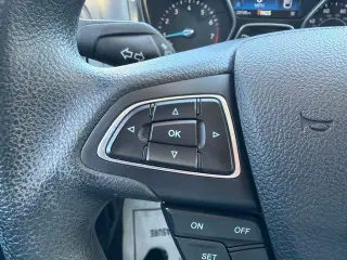 Ford Focus 2018 SEL 4dr Hatchback