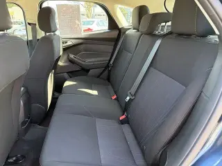 Ford Focus 2018 SEL 4dr Hatchback