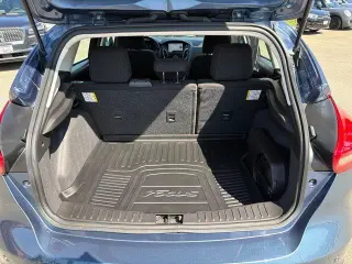 Ford Focus 2018 SEL 4dr Hatchback