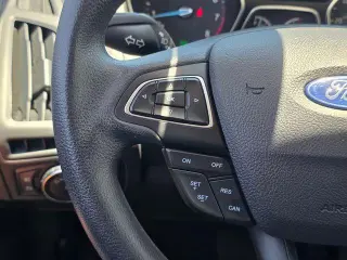 Ford Focus 2018 SEL 4dr Hatchback