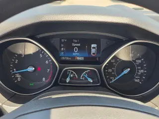 Ford Focus 2018 SEL 4dr Hatchback