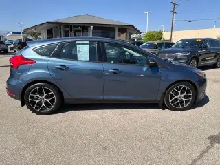 Ford Focus 2018 SEL 4dr Hatchback