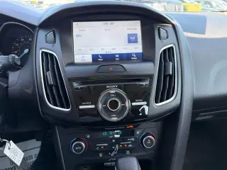 Ford Focus 2018 SEL 4dr Hatchback