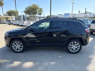 Jeep Compass 2023 4x4 Latitude Lux 4dr SUV