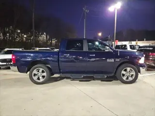 Ram 1500 2017 4x4 Big Horn 4dr Crew Cab 5.5 ft. SB Pickup