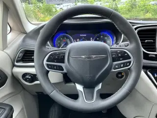 Chrysler Pacifica 2022 AWD Touring L 4dr Mini-Van
