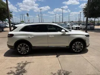 Lincoln Nautilus 2023 Reserve 4dr SUV