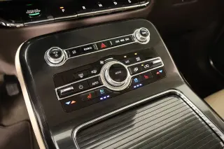 Lincoln Nautilus 2021 AWD Reserve 4dr SUV
