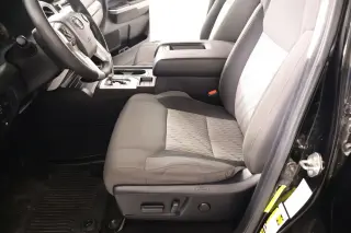 Toyota Tundra 2017 4x4 SR5 4dr CrewMax Cab Pickup SB (5.7L V8 FFV)