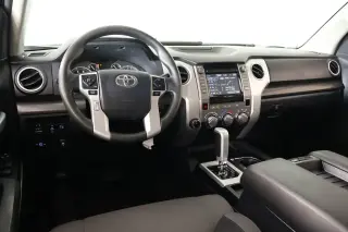 Toyota Tundra 2017 4x4 SR5 4dr CrewMax Cab Pickup SB (5.7L V8 FFV)