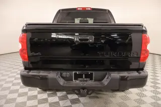 Toyota Tundra 2017 4x4 SR5 4dr CrewMax Cab Pickup SB (5.7L V8 FFV)