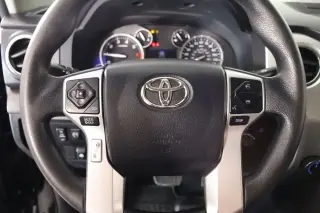 Toyota Tundra 2017 4x4 SR5 4dr CrewMax Cab Pickup SB (5.7L V8 FFV)