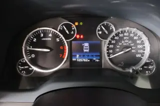 Toyota Tundra 2017 4x4 SR5 4dr CrewMax Cab Pickup SB (5.7L V8 FFV)