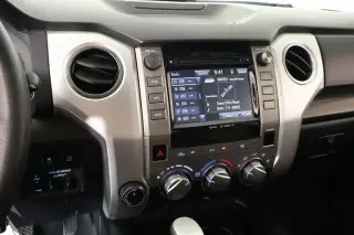 Toyota Tundra 2017 4x4 SR5 4dr CrewMax Cab Pickup SB (5.7L V8 FFV)