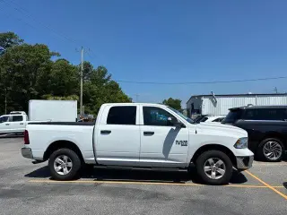 Ram 1500 Classic 2023 4x4 SLT 4dr Crew Cab 5.5 ft. SB Pickup