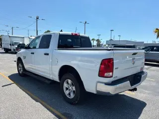 Ram 1500 Classic 2023 4x4 SLT 4dr Crew Cab 5.5 ft. SB Pickup