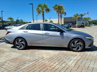 Hyundai ELANTRA 2025 SEL Sport 4dr Sedan